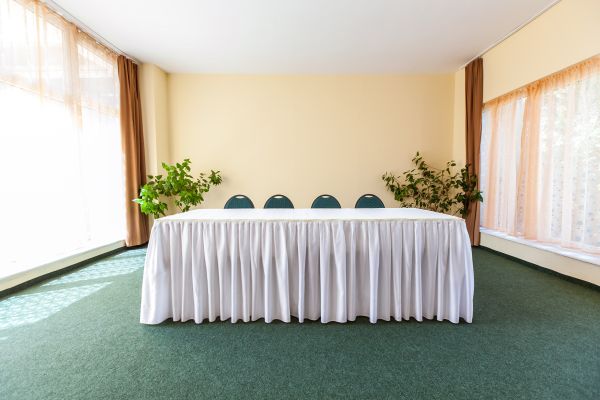 poienita-conferinte-evenimente-27209CA1E-BFAA-C6DB-D46E-2778F42C2ECB.jpg