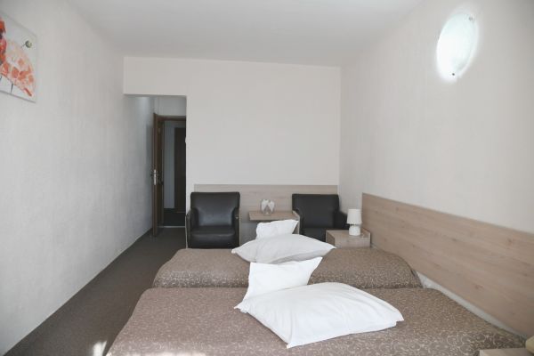 hotel-mures-n-foto-lucian-muntean-0012-resize2D146854-4F2B-EBE8-9477-8245418D9814.jpg