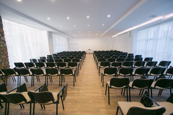 termal-sala-conf-3B6154499-AF0D-913B-333D-D0D7B1B6BC49.jpg
